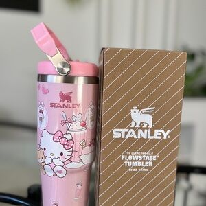 Stanley Pink Hello Kitty Flowstate Tumbler, Kuromi, My Melody, Cinnamorrol